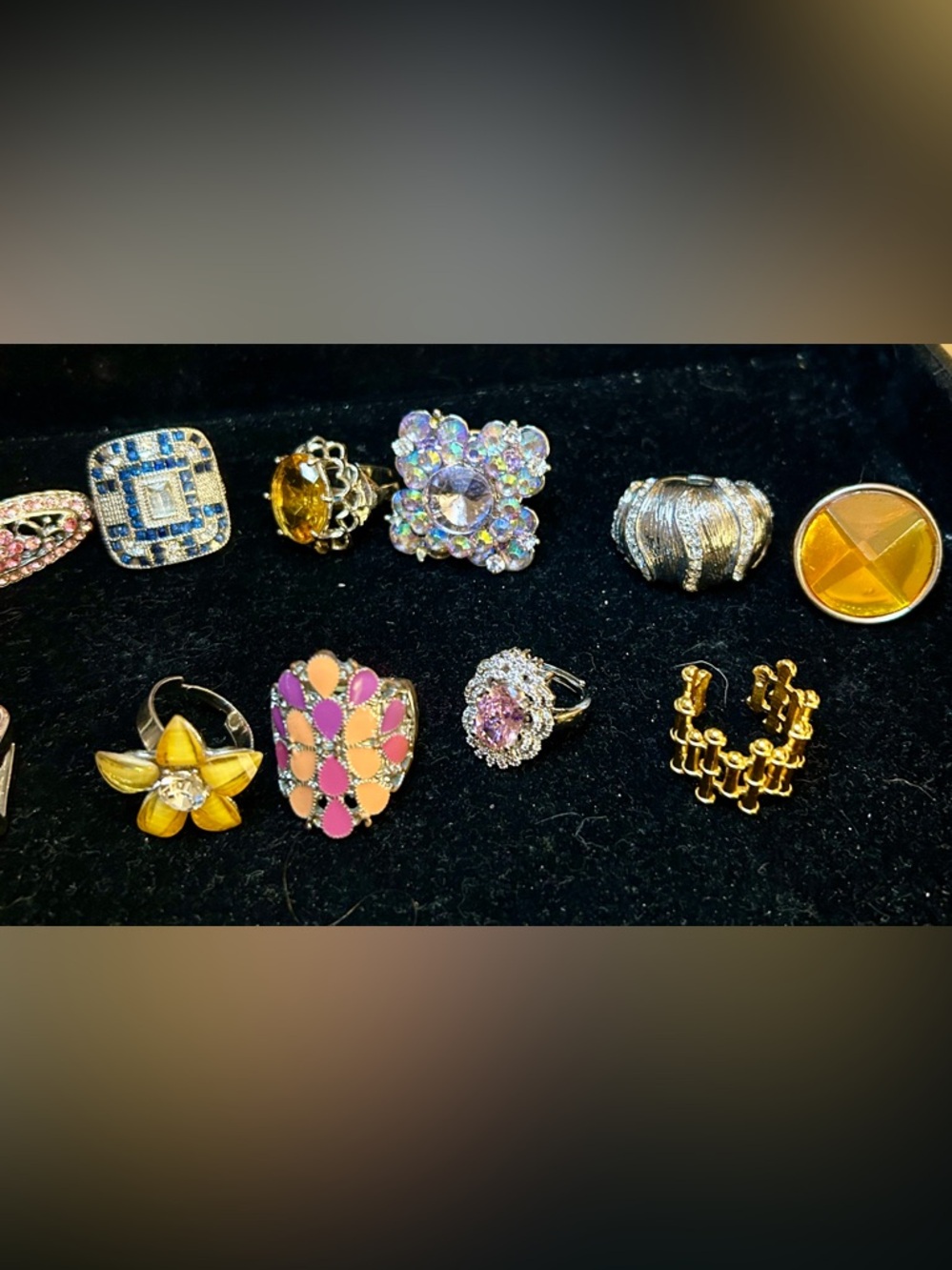 Vintage Cocktail Rings.  Lot of 26!  All sizes! - Picture 3 of 16